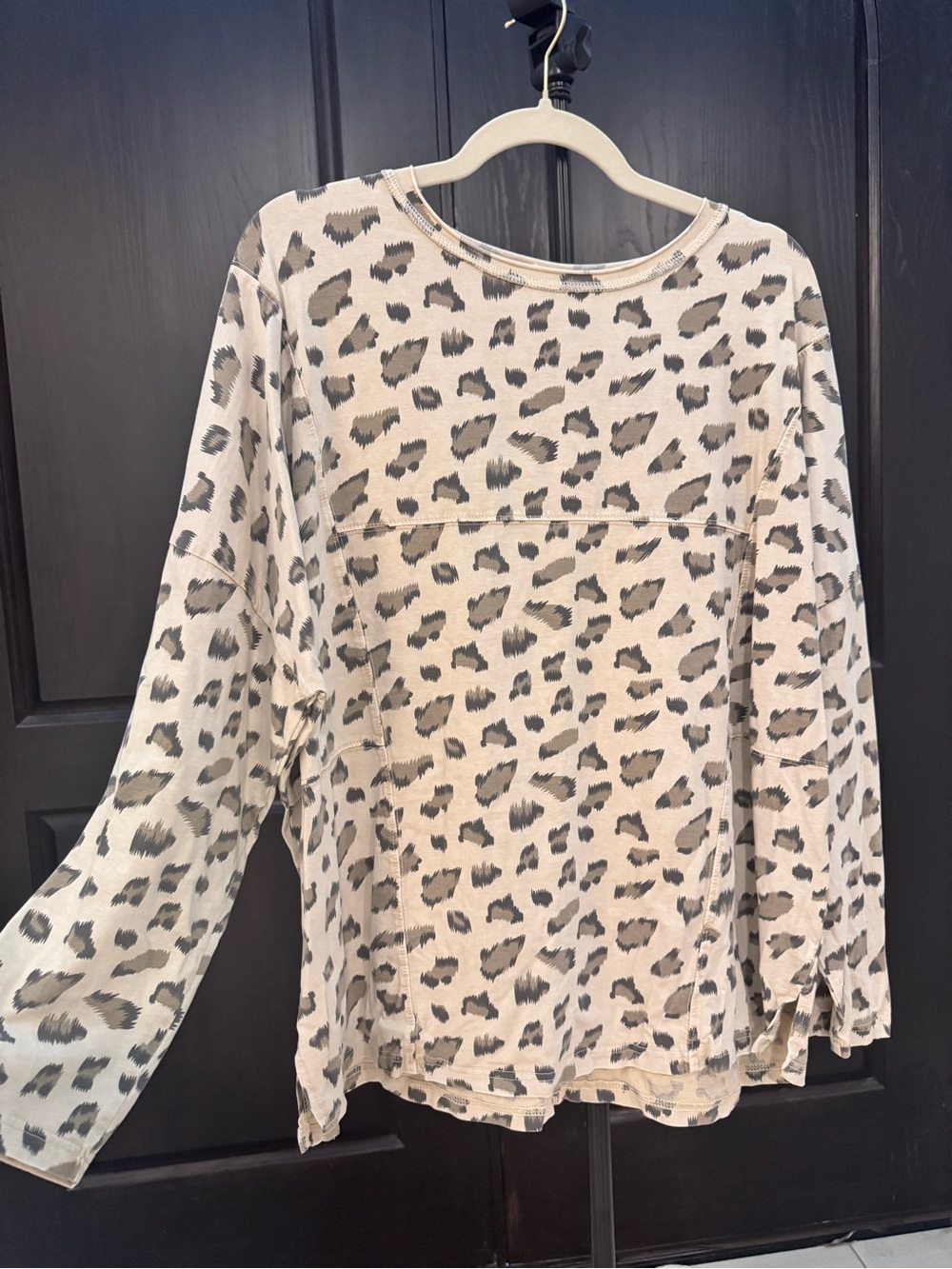 easel Beige and Gray Leopard Print Long Sleeve Top